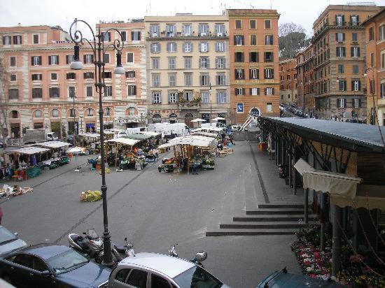 Midtown Trastevere Рим Екстериор снимка